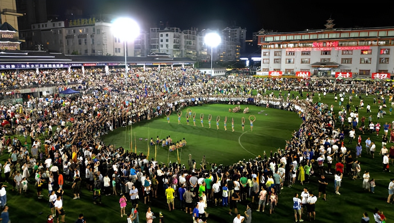 吃海参的踢得没吃折耳根的精彩，村超火爆招来足协“学习、考察”