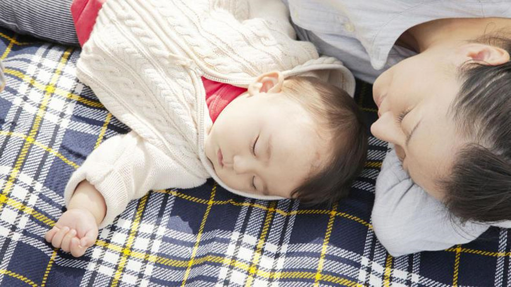 宝宝睡前小动作多入睡困难,5招教你如何应对宝宝入睡困难