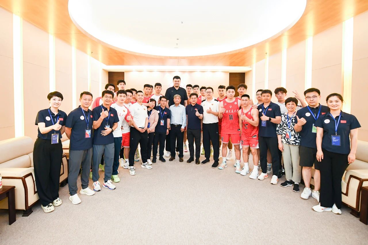 姚明比赛高燃混剪,姚明比赛观众欢呼