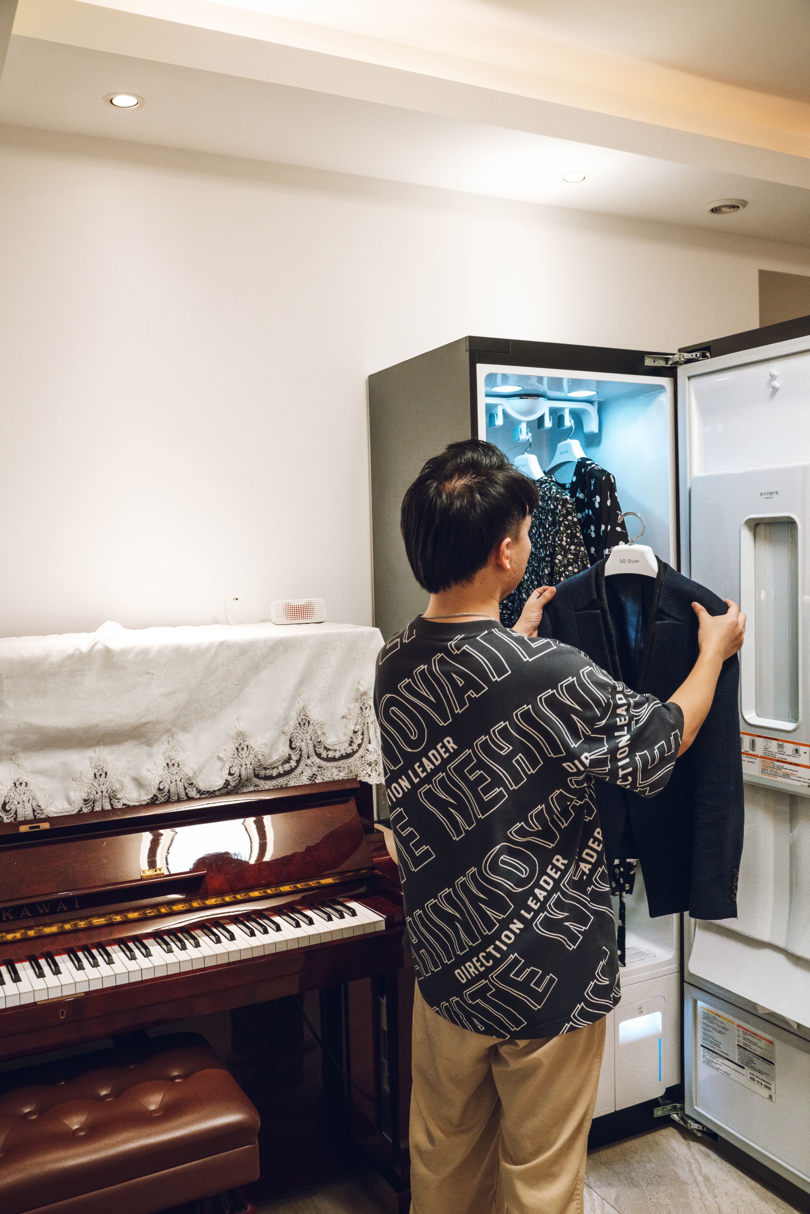 天骏智能衣物护理机使用视频,智能小型衣物护理机