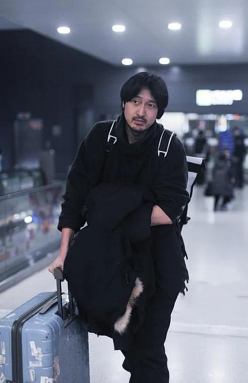 北京三平米出租屋照片令人心酸，原来明星和普通人的穷不是一种穷