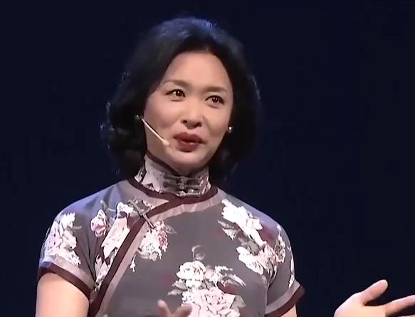 中国首个公开变性人金星，她的隐秘人生比你想象的更精彩