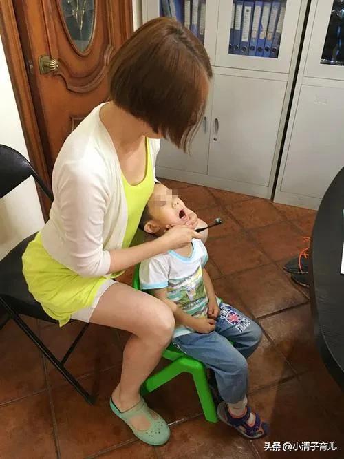 如何教孩子正确的刷牙方式,宝宝什么时候开始刷牙最合适