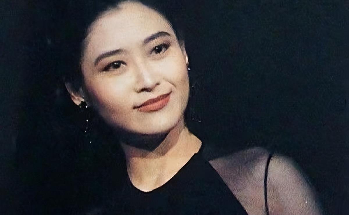 “性感女神”一脱成名，全裸出镜混成影后，玩够了嫁豪门生活幸福