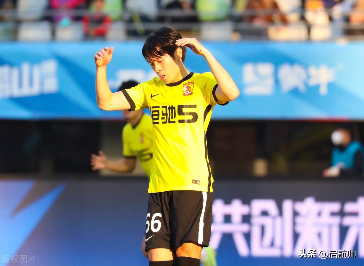 大器晚成！广州队旧将31岁入国足，曾被誉为郑智接班人沦落开出租