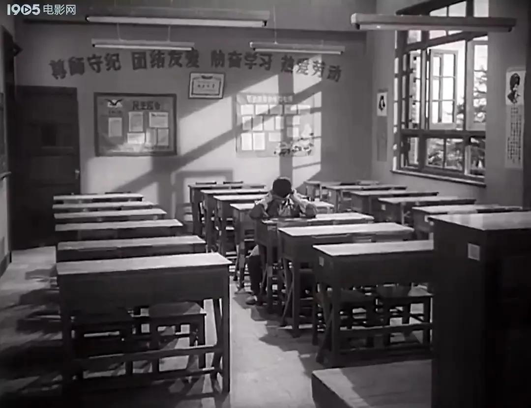 老电影海燕,老电影两个小足球队1956插曲