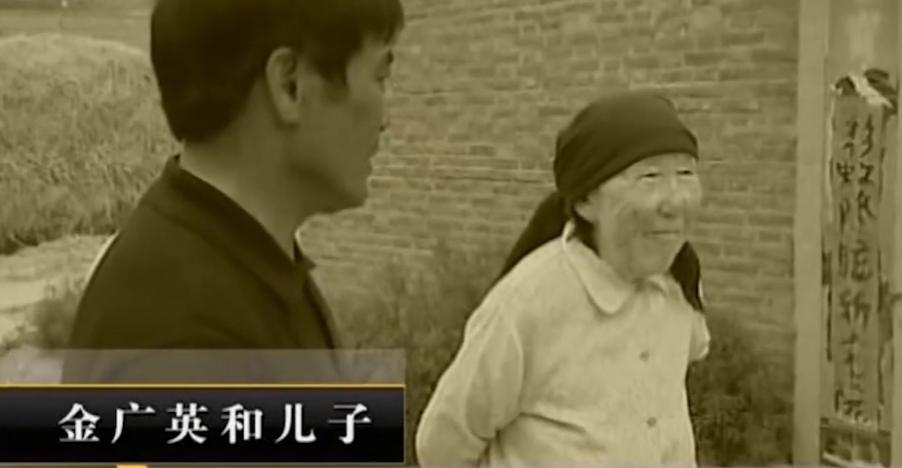 故事:江苏70岁老人头疼欲裂,检查时发现颅内有*弹子**,吓坏在场医生