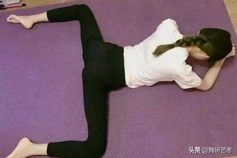 横叉一字马怎么快速练成5天练成,0基础横叉一字马怎么练