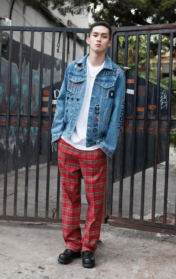 牛仔外套搭配什么裤子最好看男,牛仔外套搭配什么样的裤子好看男