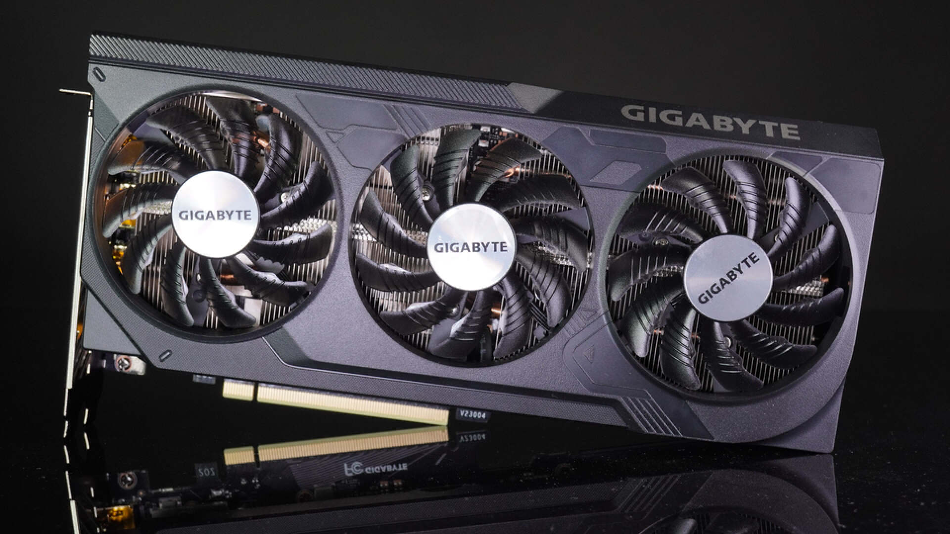 华硕雪豹4070和技嘉风魔4070对比,技嘉4070wf3oc12g风魔