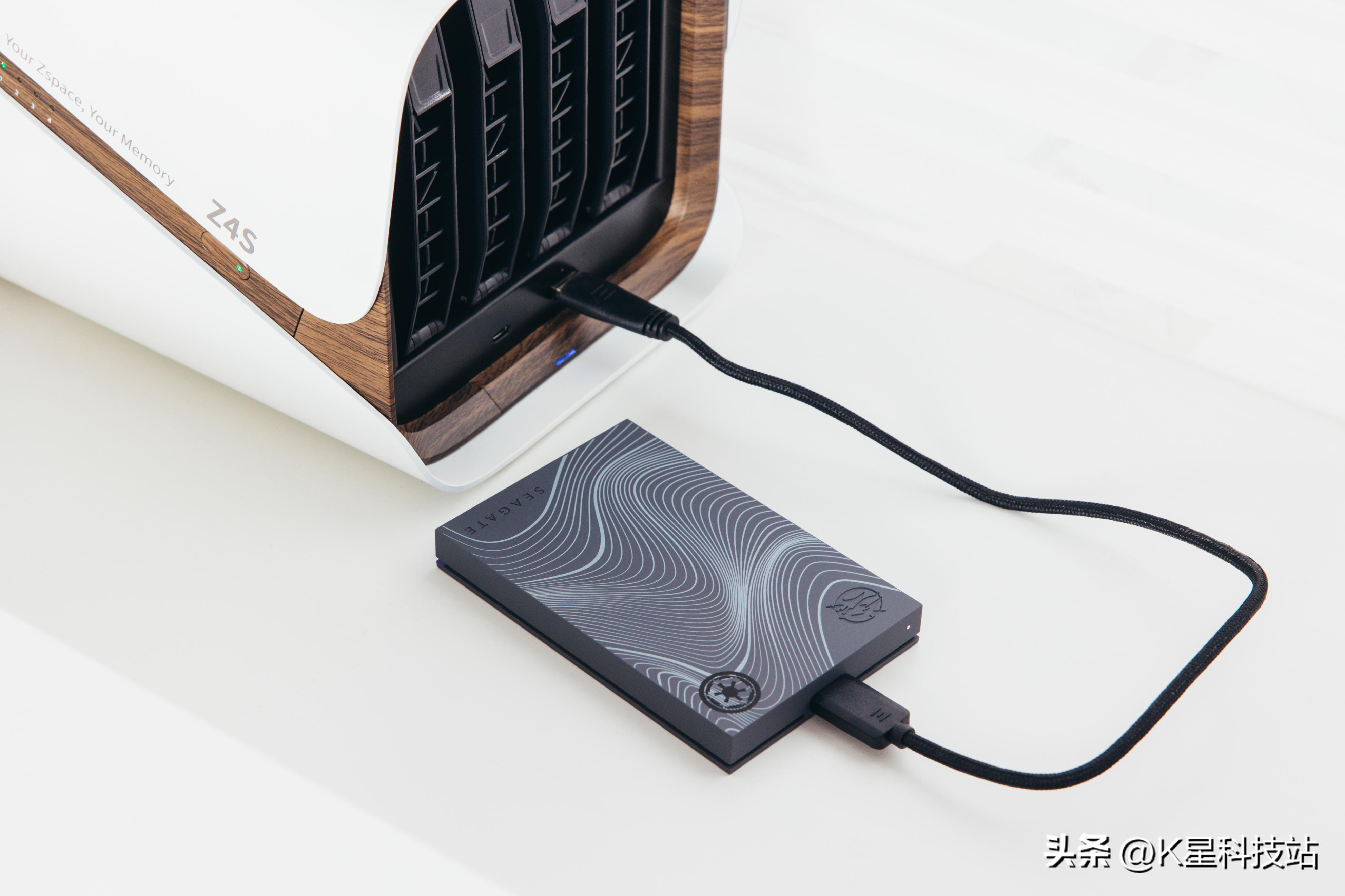 轻松玩转影音娱乐，适合小白使用的NAS，极空间Z4S深度体验