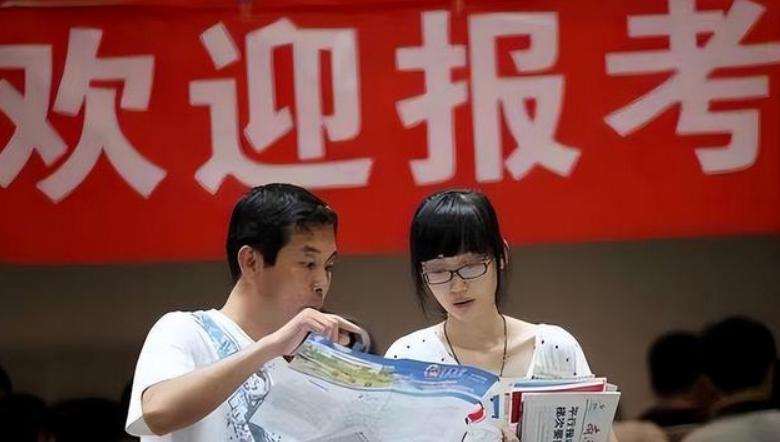 刚过二本线的考生，怎么保证能上本科大学？这个建议考生要了解下