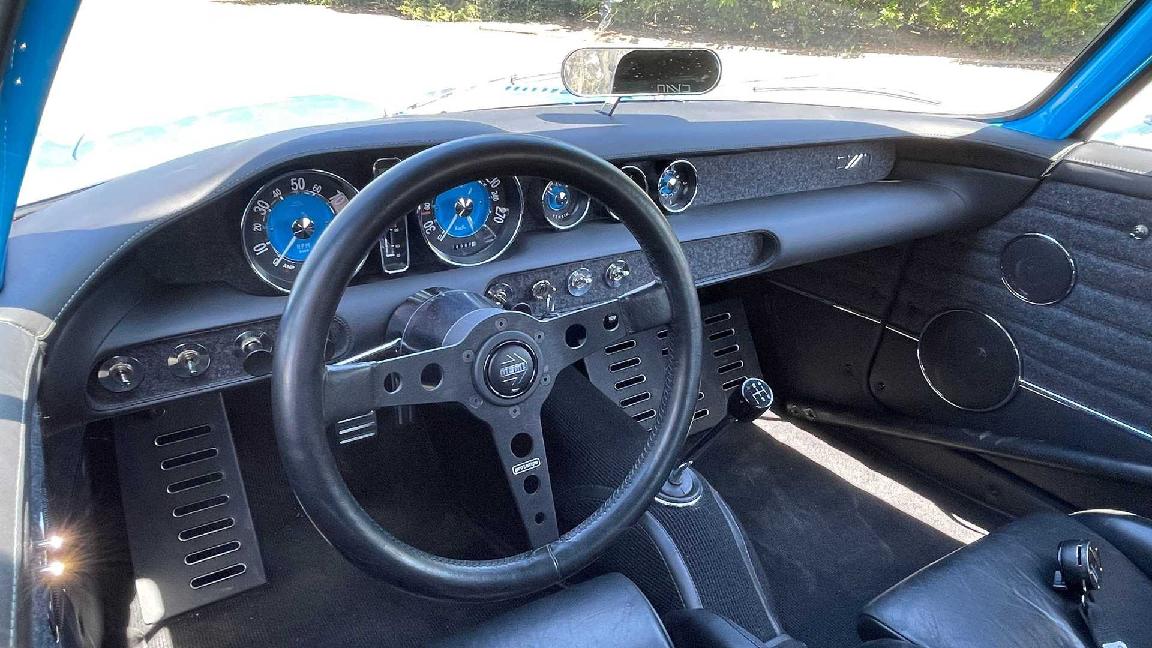 沃尔沃经典车型p1800,沃尔沃p1800concept