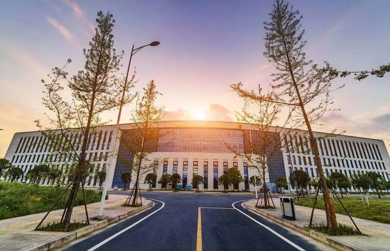 四川师范大学是不是一本大学,四川师范大学是重本大学吗