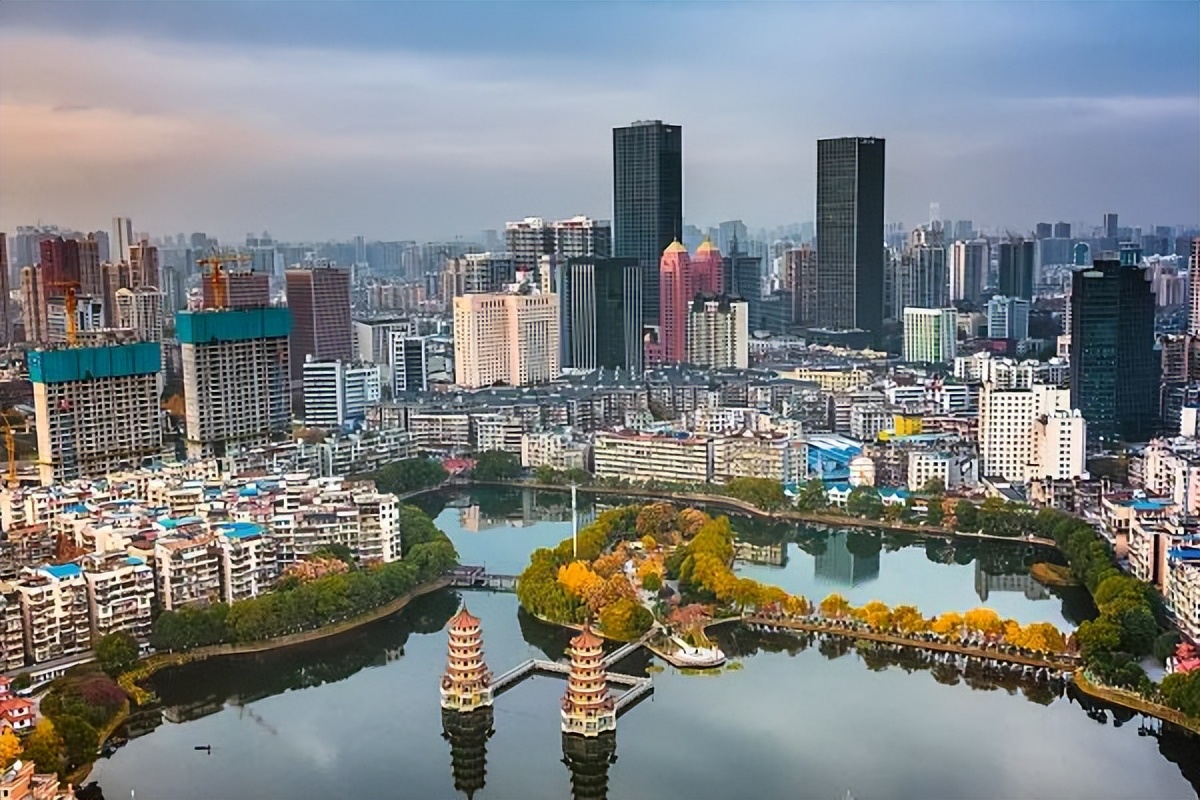 在大陆的台湾和在台湾的大陆，每一条路，都是回家的路……