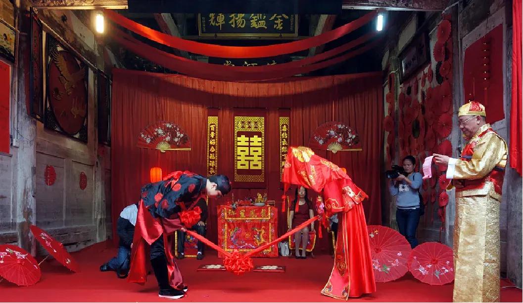 为什么结婚时叫新郎新娘,结婚时为什么叫新郎新娘