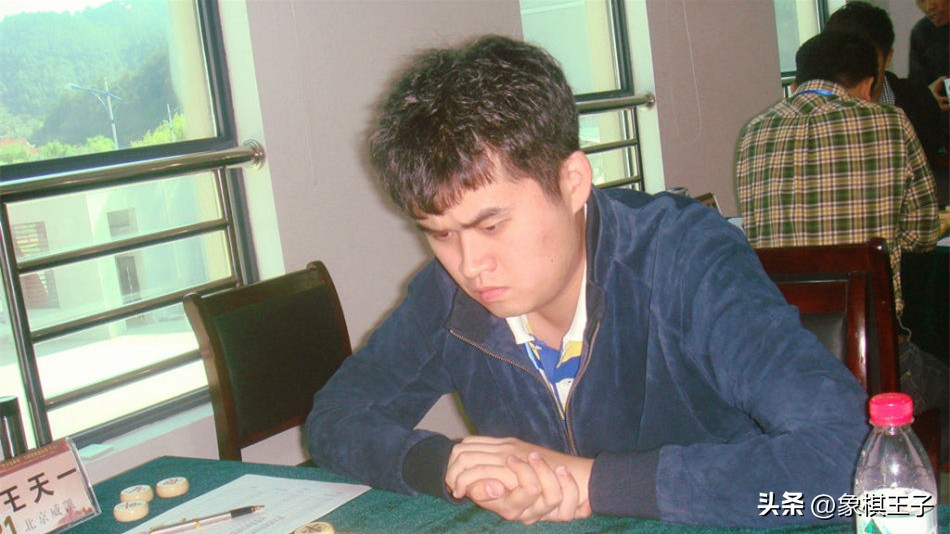 棋坛惊发巨型大赛奖金70万，天下英雄挤爆王天一称霸地，炸了