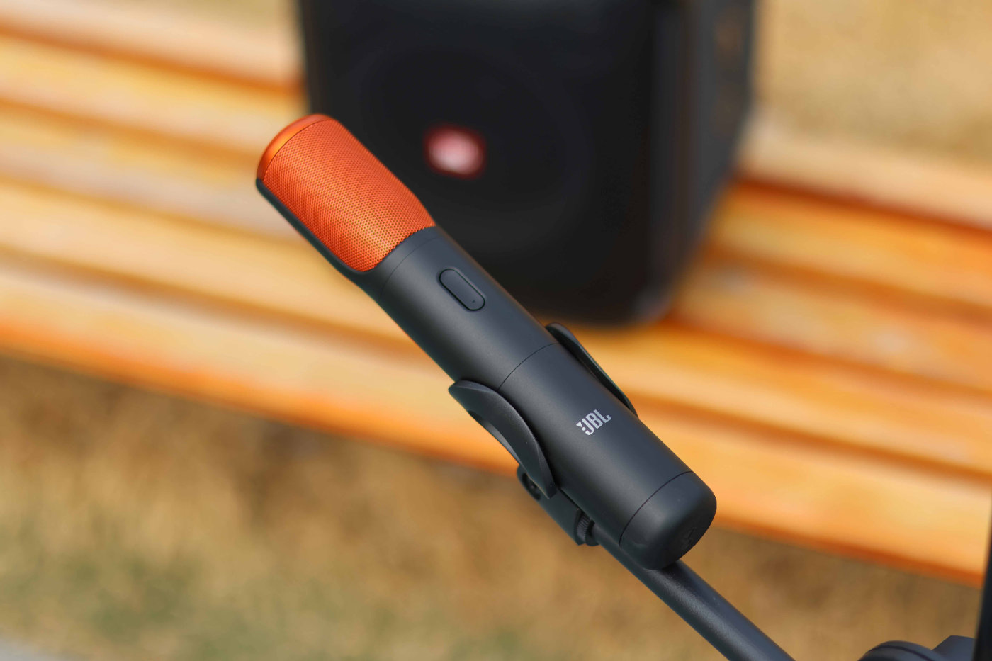 双无线话筒大功率蓝牙音响,jbl户外音箱710对比评测