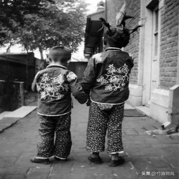 罕见晚清老照片被押赴菜市口,晚清妇女照片