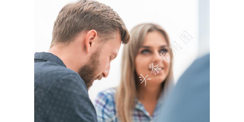 父母去医院没钱心里难受吗,家人住院自己也没钱简直崩溃