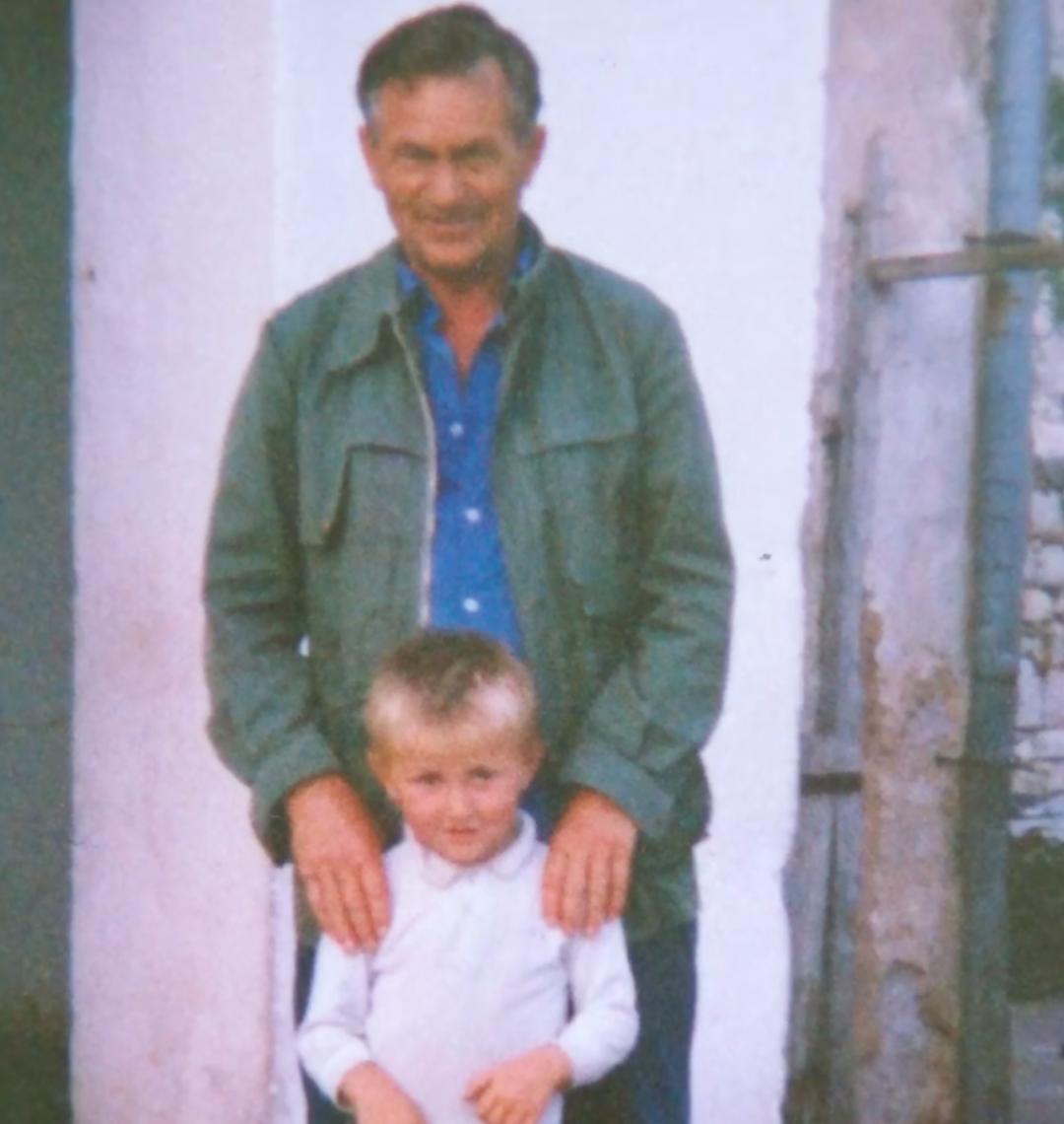 球迷爱看球,c罗梅西莫德里奇合照