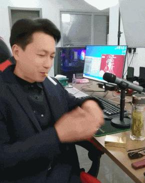 72岁老太太跨越1700公里去见网友,72岁老太跨越1700公里见男网红