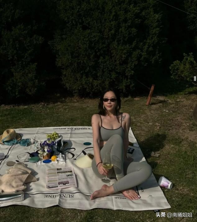 t恤衣服流行女士,t恤衣服流行