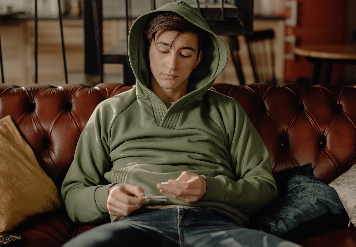 有个自私又强势的姐姐怎么办,遇到一个自私的弟弟应该怎么解决