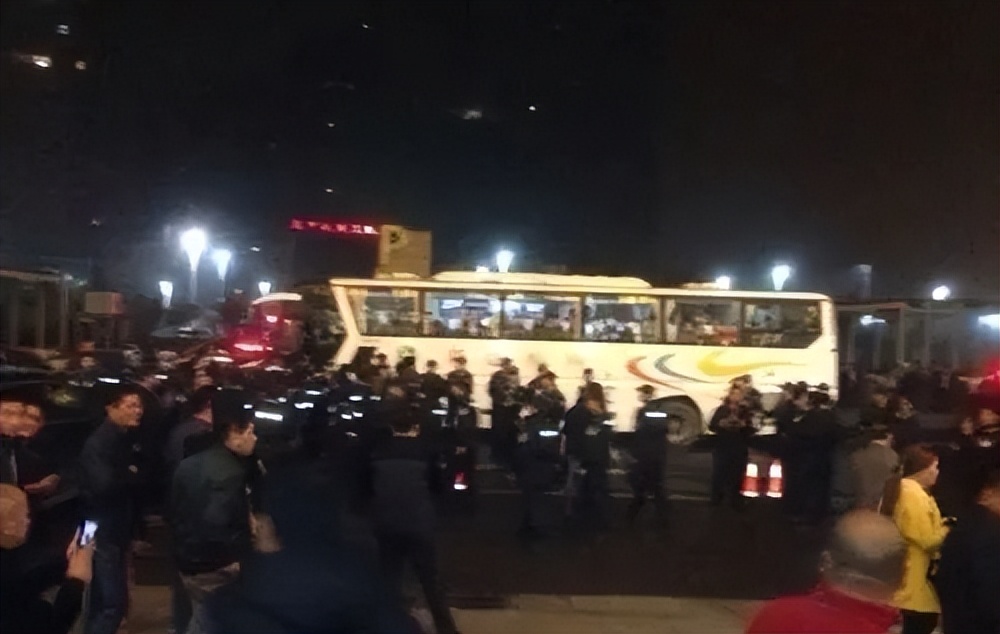 郑州市皇家一号覆灭记,郑州皇家一号事件揭秘