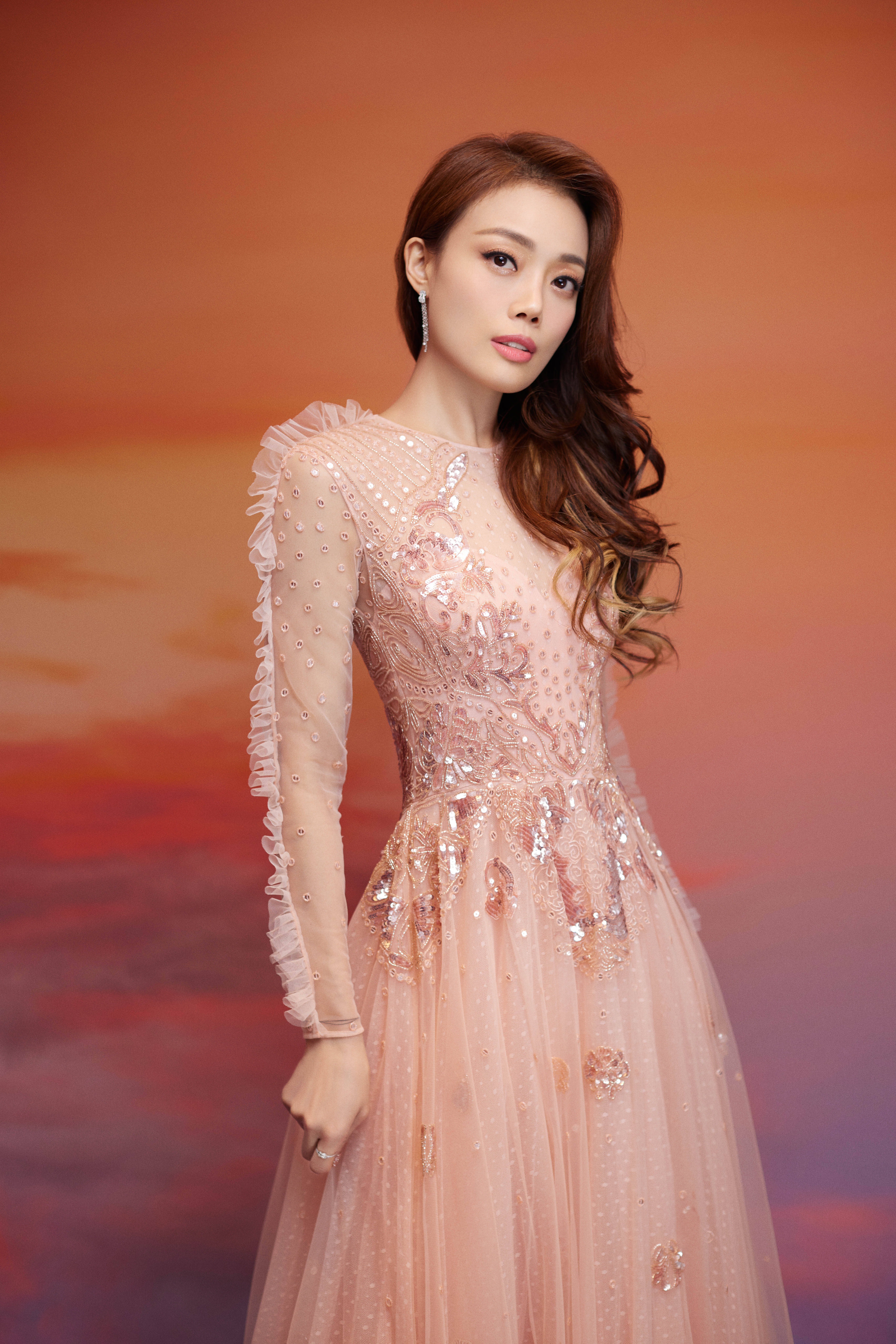 至今未嫁人的8位大龄女港星，最小42岁，个个情路坎坷，让人心疼