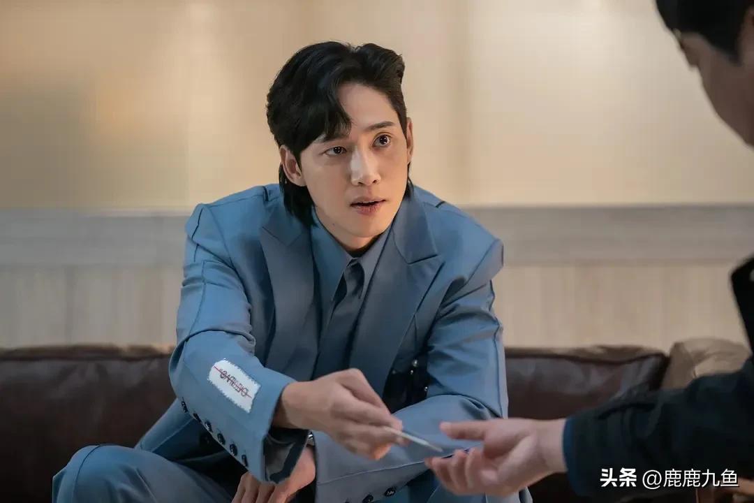 深度解析《黑暗荣耀》河道英不放弃妻子婚内出轨生下的女儿