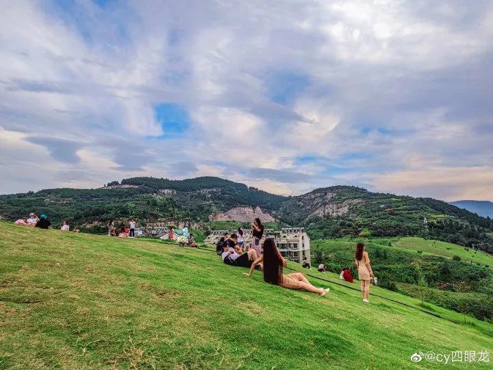 美爆了济南这些地方成网红打卡地,2019年济南网红打卡地瀑布树林