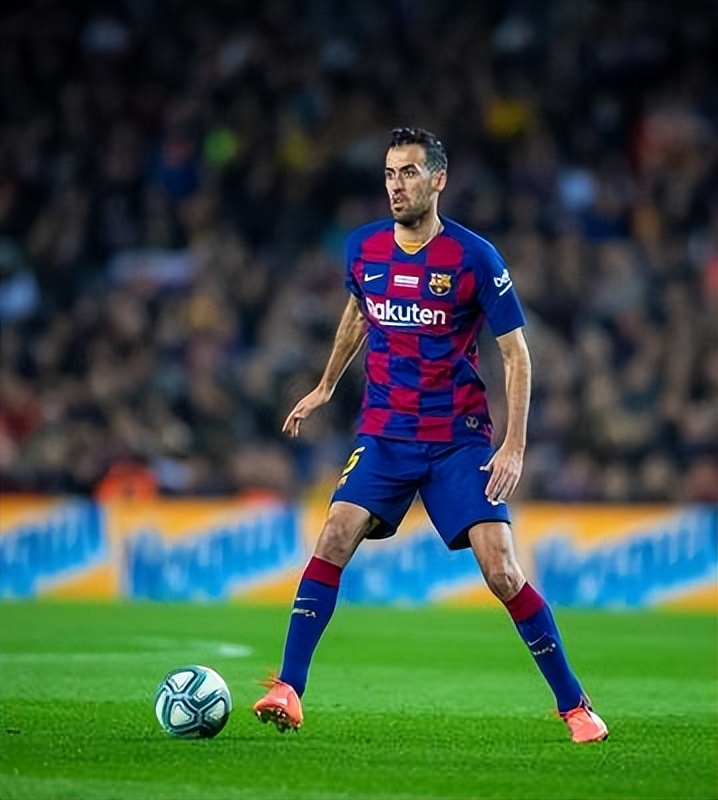 为了梅西自愿降薪留在皇马,为了梅西夺冠五次美洲杯