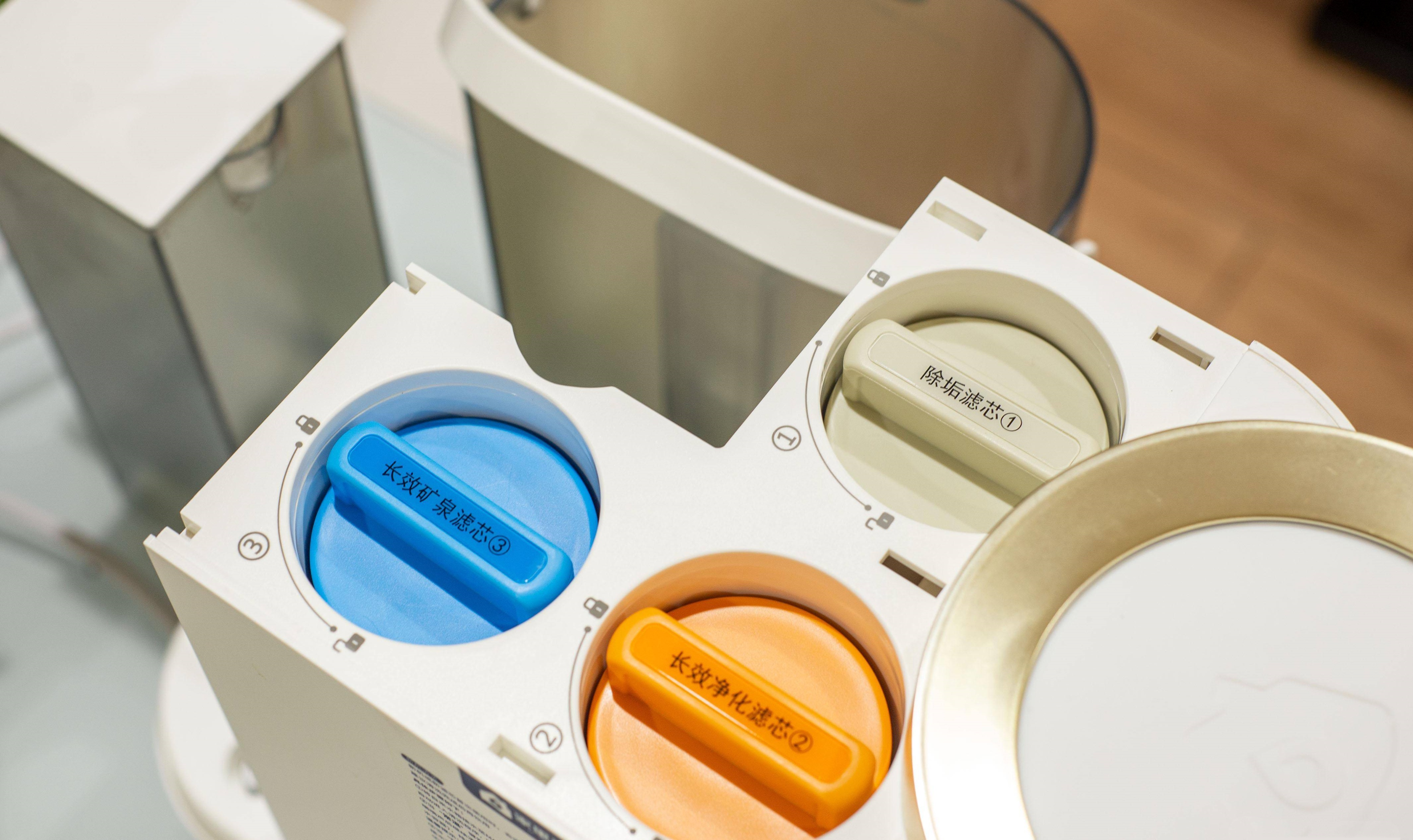 几千和上万的软水机有什么区别,水机优缺点