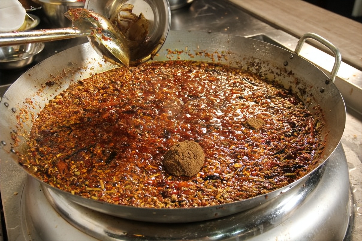 火锅料推荐牛油火锅料,炒好一款重庆火锅底料哪些最重要