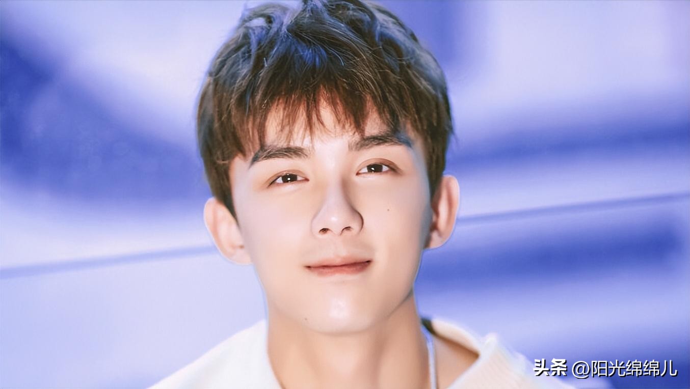 王一博王俊凯蔡徐坤他们的照片,鹿晗蔡徐坤谁帅