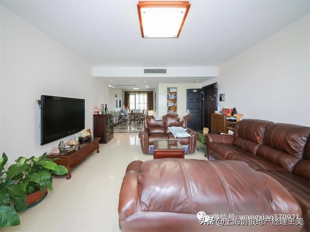 大华十八街区中心位置大平层，195M²1970万，13号线地铁口200米