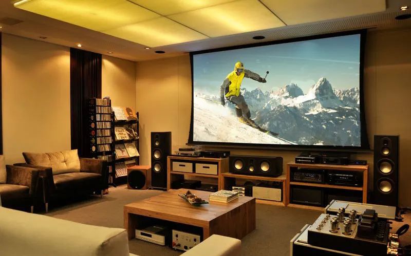 为什么家庭影院无法做到影院效果,落地式家庭影院与嵌入影院区别