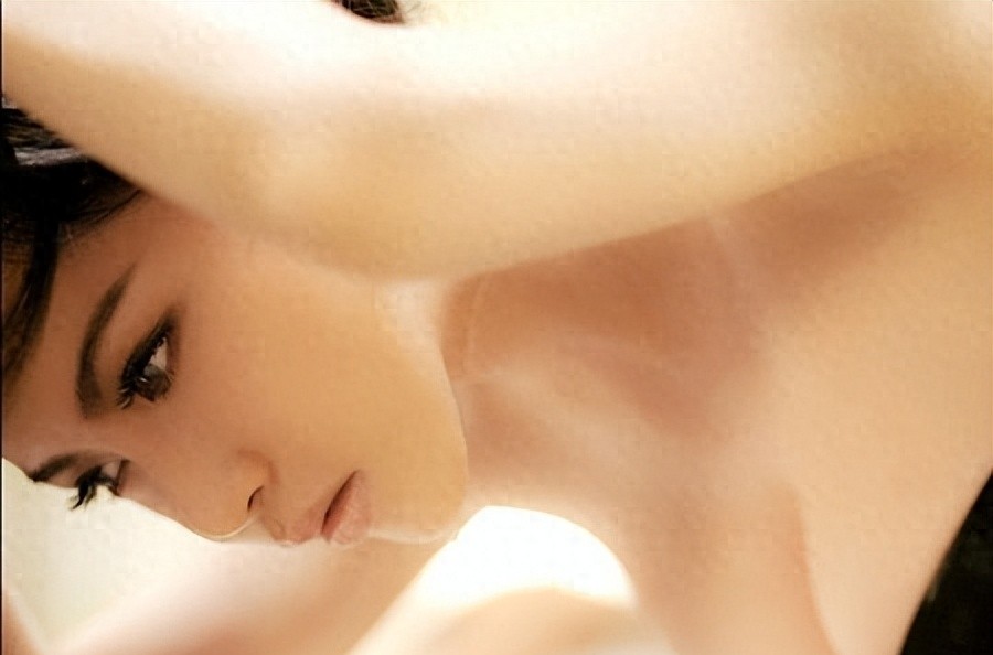 “最红裸模”*筱雨张**：22岁时拍写真火爆全网，如今将近40岁仍单身