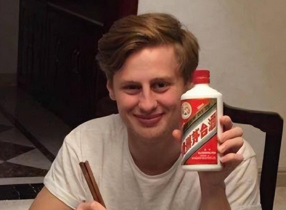 英国游客组团来到中国游玩,英国游客来到中国的表现