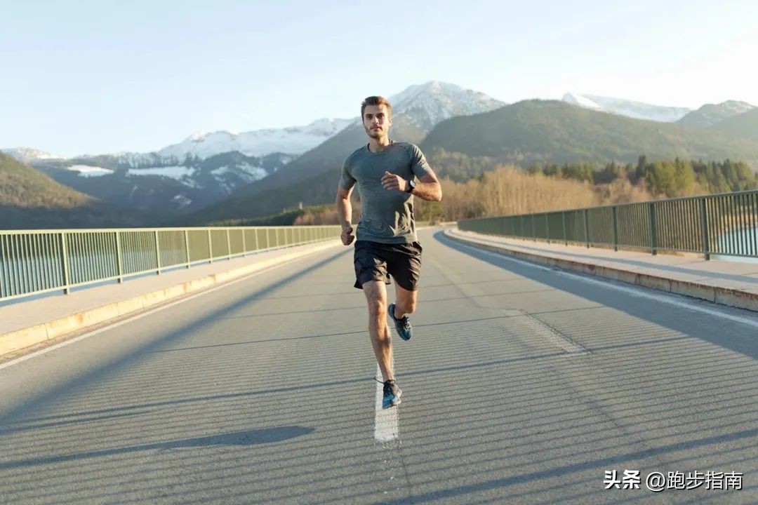 跑步中间小腿疼怎么快速恢复,为什么人跑步都是前掌着地