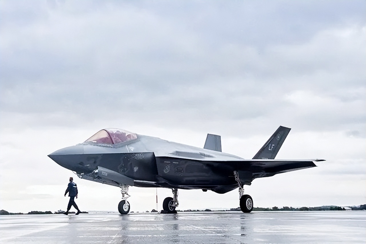 买不买歼10,目前采购歼10c战斗机国家