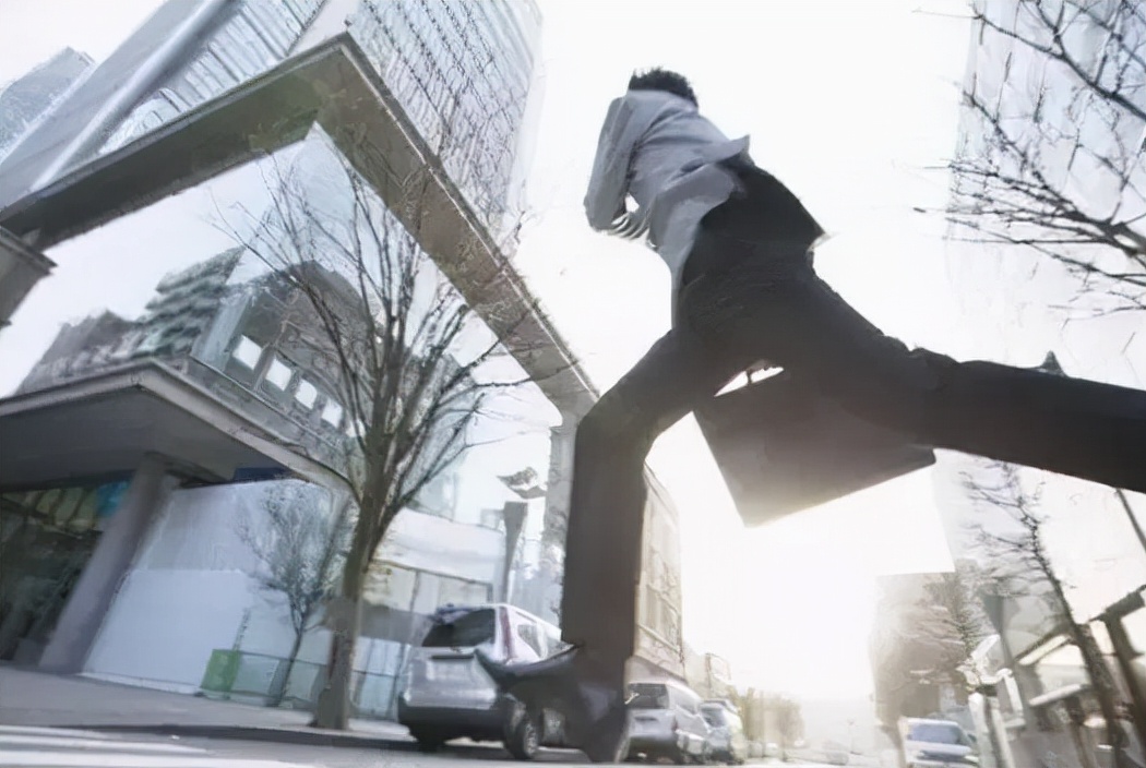 上班溜号被领导问怎么回答,上班时间出去玩被老板发现怎么办