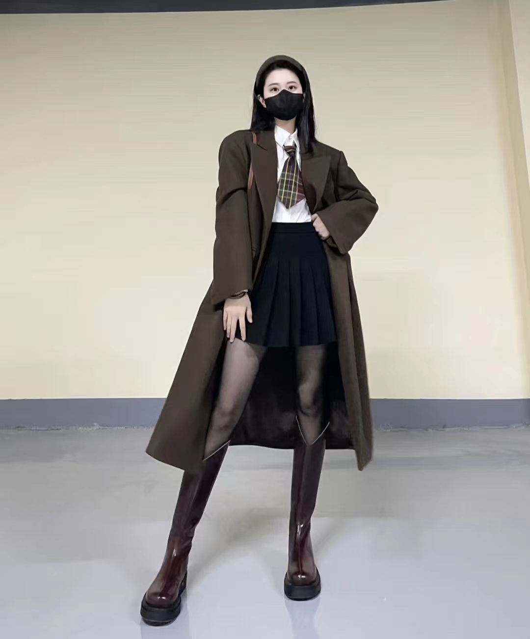 大衣搭长靴优雅阔太,大衣配长靴显矮
