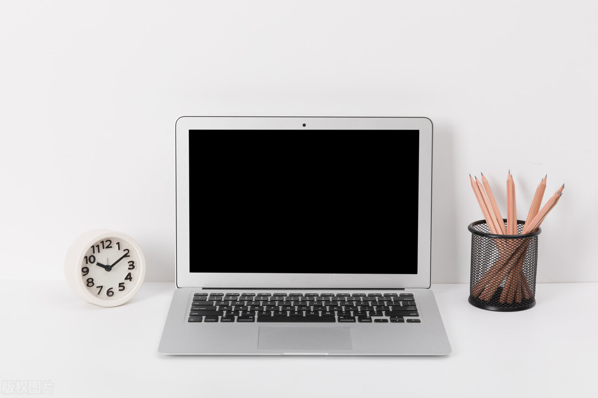 电脑突然特别卡重启也一样,笔记本电脑突然卡屏没反应