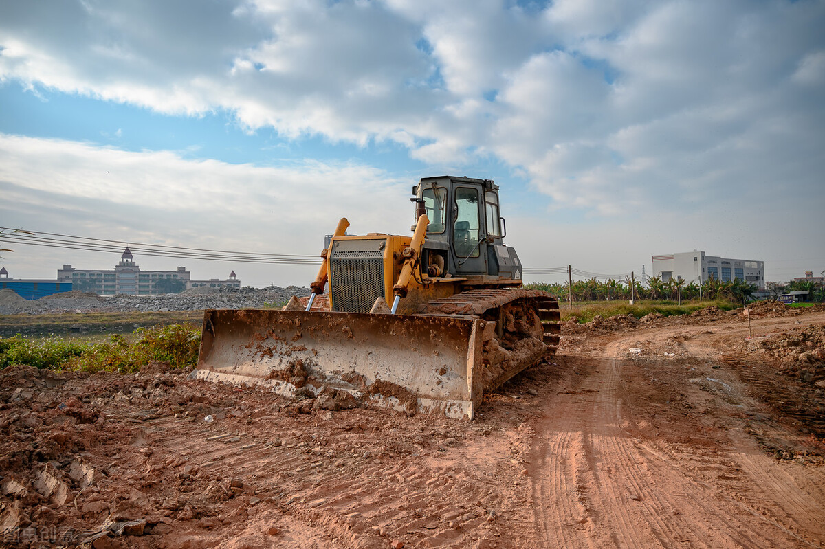 农村修路占地找谁补偿,农村修路占地怎么补偿才算合理