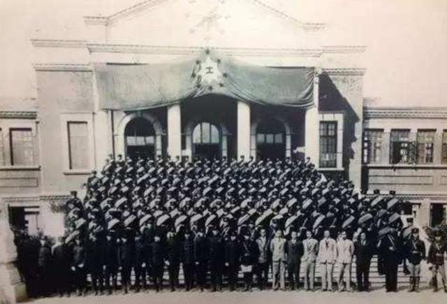 冯庸家产,冯庸散尽家财