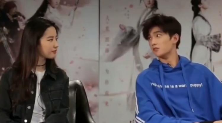 资本*绑捆**杨幂：为3亿吃牛肉，怼刘敏涛暴露人品，因王鸥成笑话