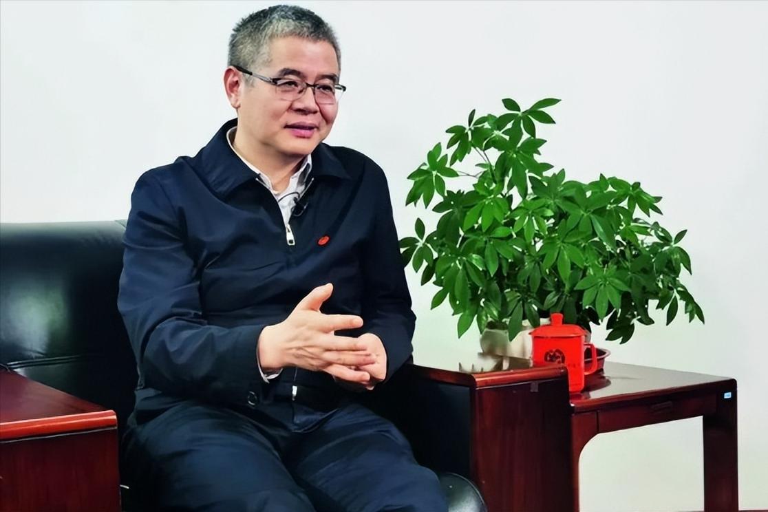 落后就要挨打,国家有难,有人骗了十几亿,有人挺身成英雄