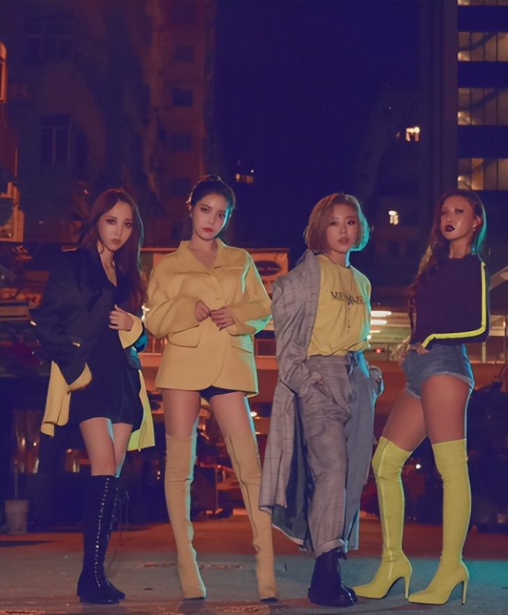 曝华莎学校演出涉嫌犯罪，舔手指摸下身动作不雅，学生家长已举报